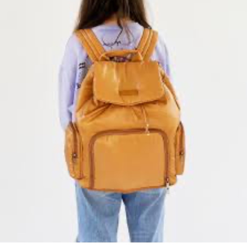 Cheeky Lime Puffy Nylon Drawstring Backpack Tan‎ Gold Pockets Travel School